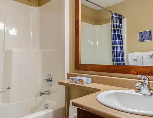 Trapper's Landing #06 - 2 Bdrm + Den HT - Sun Peaks