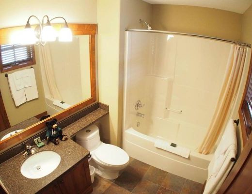 Trapper's Landing #27 - 3 Bdrm + Den HT - Sun Peaks