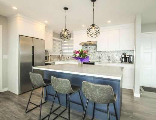 Vista Sol - 4 Bdrm w/ Heated Pool - Kelowna (CVH)