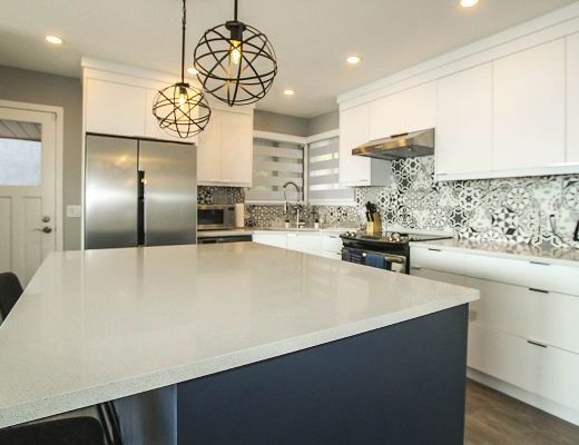 Vista Sol - 4 Bdrm w/ Heated Pool - Kelowna (CVH)