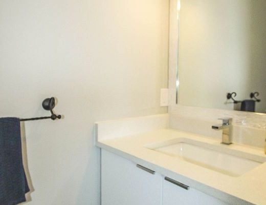 Vista Sol - 4 Bdrm w/ Heated Pool - Kelowna (CVH)