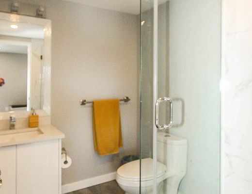 Vista Sol - 4 Bdrm w/ Heated Pool - Kelowna (CVH)