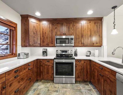 Woodhaven #13 - 2 Bdrm + Den HT - Sun Peaks (TM)