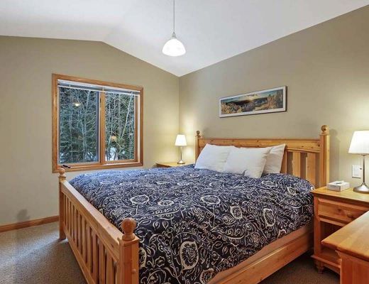 Snow Creek Village #21 - 3 Bdrm + Den HT - Sun Peaks (TM)