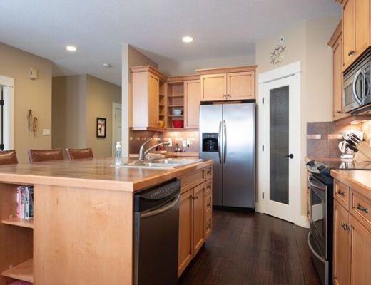 Silver Brumby - 4 Bdrm HT (P) - Silver Star (VC)