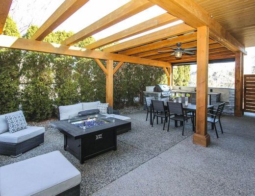 Summer Breeze - 4 Bdrm w/Hot Tub - Kelowna (CVH)