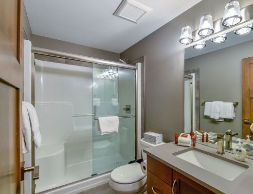 Stonegate Resort B207 - 1 Bdrm + Den HT - Big White