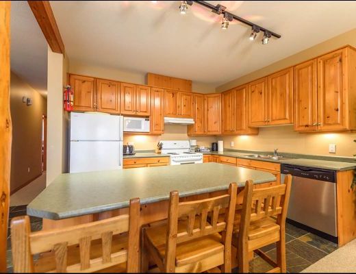 Snowy Creek - 2 Bdrm + Den HT (P) - Big White