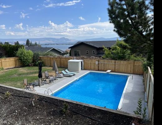 Vista Sol - 4 Bdrm w/ Heated Pool - Kelowna (CVH)