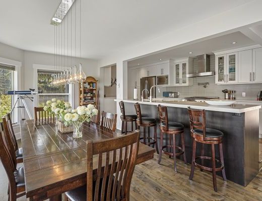Valkyrie Estate - 6 Bdrm with HT - Peachland (CVH)