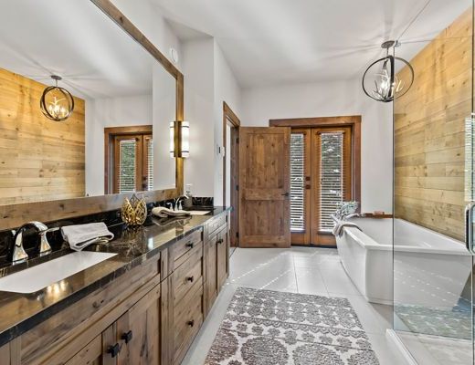 Village Walk #18 - 4 Bdrm HT - Sun Peaks (TM 15)