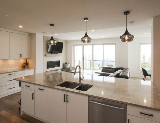 White Crystal Chalet - 4 Bdrm HT