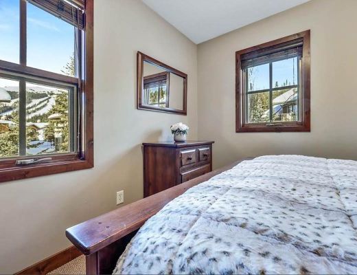 Trapper's Landing #01 - 4 Bdrm + Den HT - Sun Peaks (TM)