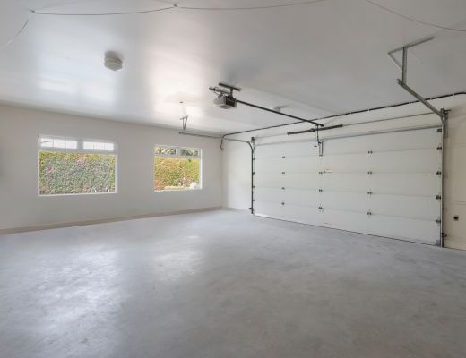 Serenity Ridge - 4 Bdrm w/ Heated Pool and HT - Kelowna (CVH)