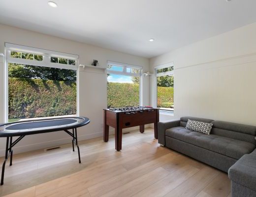 Serenity Ridge - 4 Bdrm w/ Heated Pool and HT - Kelowna (CVH)