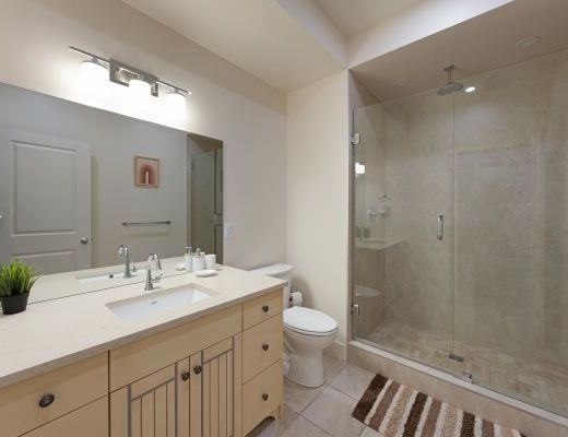 Serenity Ridge - 4 Bdrm w/ Heated Pool and HT - Kelowna (CVH)