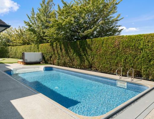 Serenity Ridge - 4 Bdrm w/ Heated Pool and HT - Kelowna (CVH)