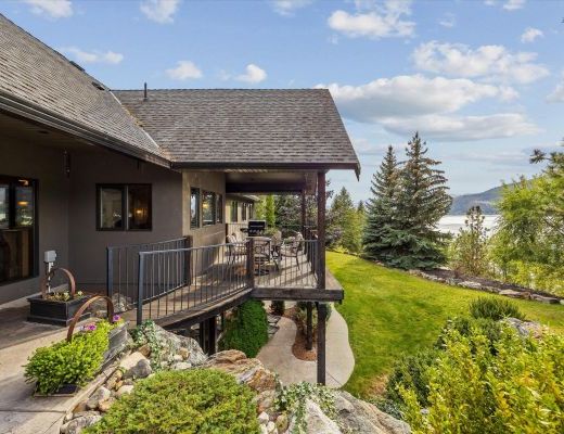 Elegant Lakeview Residence - 4 Bdrm - Oyama