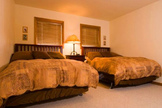 White Wolf Cabins - 4 Bdrm Deluxe HT - Red Mountain