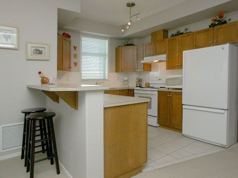 Sunset Waterfront Resort - #1005 - 1 Bdrm + Den - Kelowna (KRA)