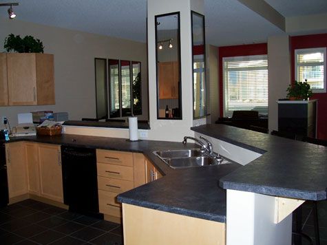 Sunset Waterfront Resort - #112 - 2 Bdrm - Kelowna (KRA)