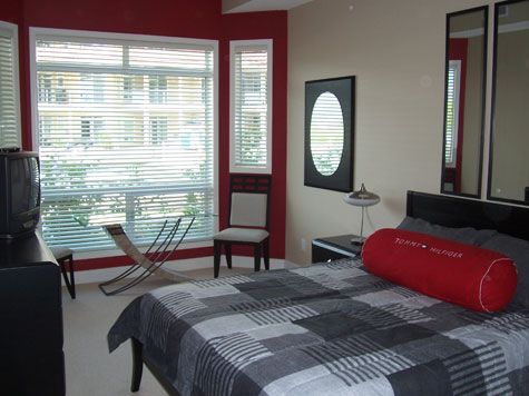 Sunset Waterfront Resort - #112 - 2 Bdrm - Kelowna (KRA)