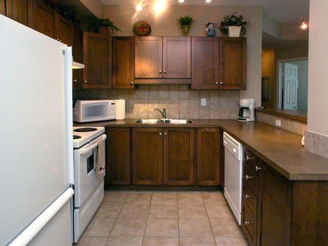 Sunset Waterfront Resort - #804 - 2 Bdrm - Kelowna (KRA)