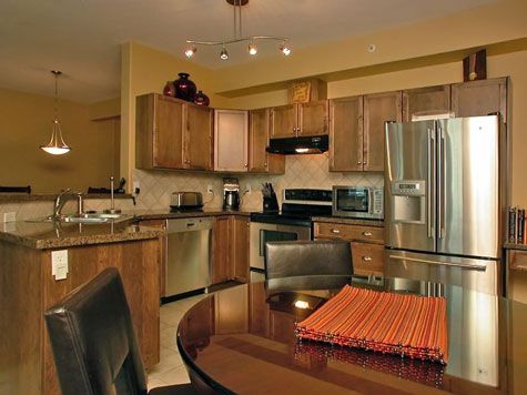 Sunset Waterfront Resort - #407 - 2 Bdrm + Den - Kelowna (KRA)