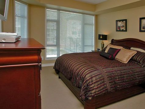 Sunset Waterfront Resort - #407 - 2 Bdrm + Den - Kelowna (KRA)