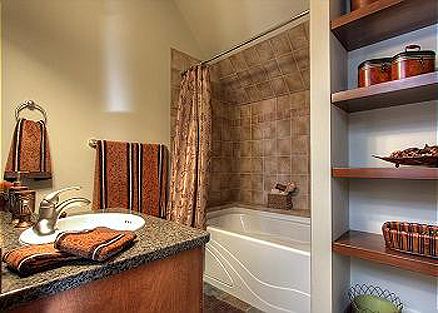 Stonegate Resort A403 - 3 Bdrm + Loft HT - Big White
